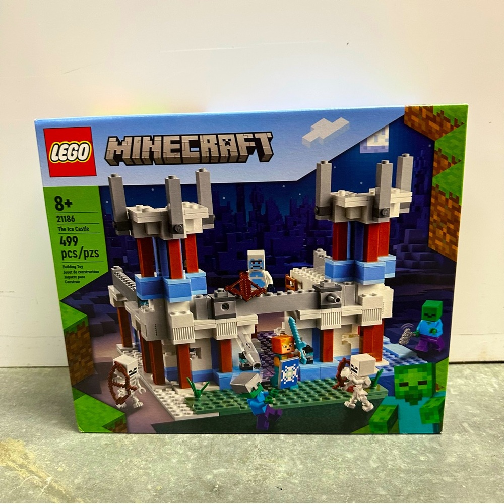 LEGO Minecraft 21186 The Ice Castle Building Set Retired NEW